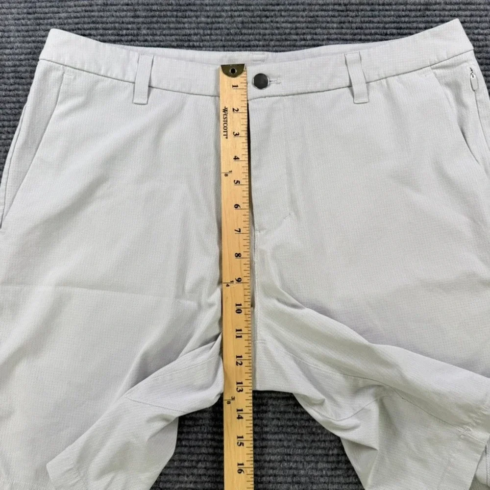 Lululemon Commission Golf Shorts Mens 34 Light Grey Ventlight Mesh Casual Chino